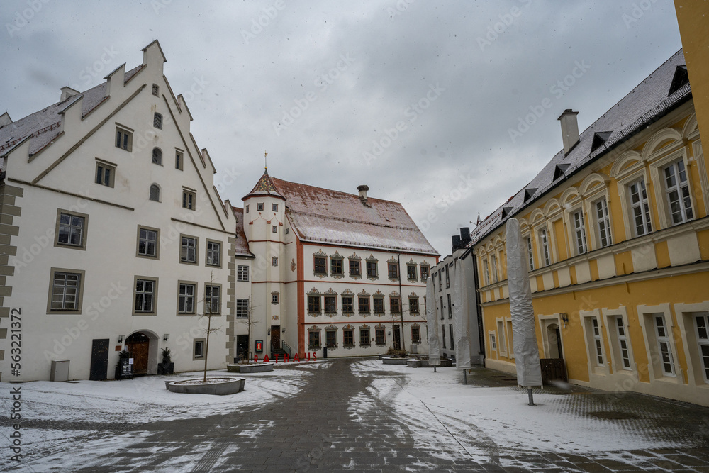 Fuggerstadt Weißenhorn: Rathaus bei leichtem Schnee
