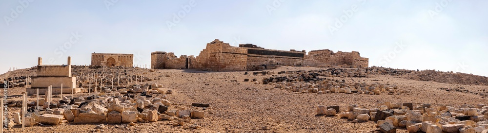 قصر الحلابات، مدينة اثرية خاوية على عروشها - الاردن
 Hallabat Palace - hallabat fort-  Jordan
