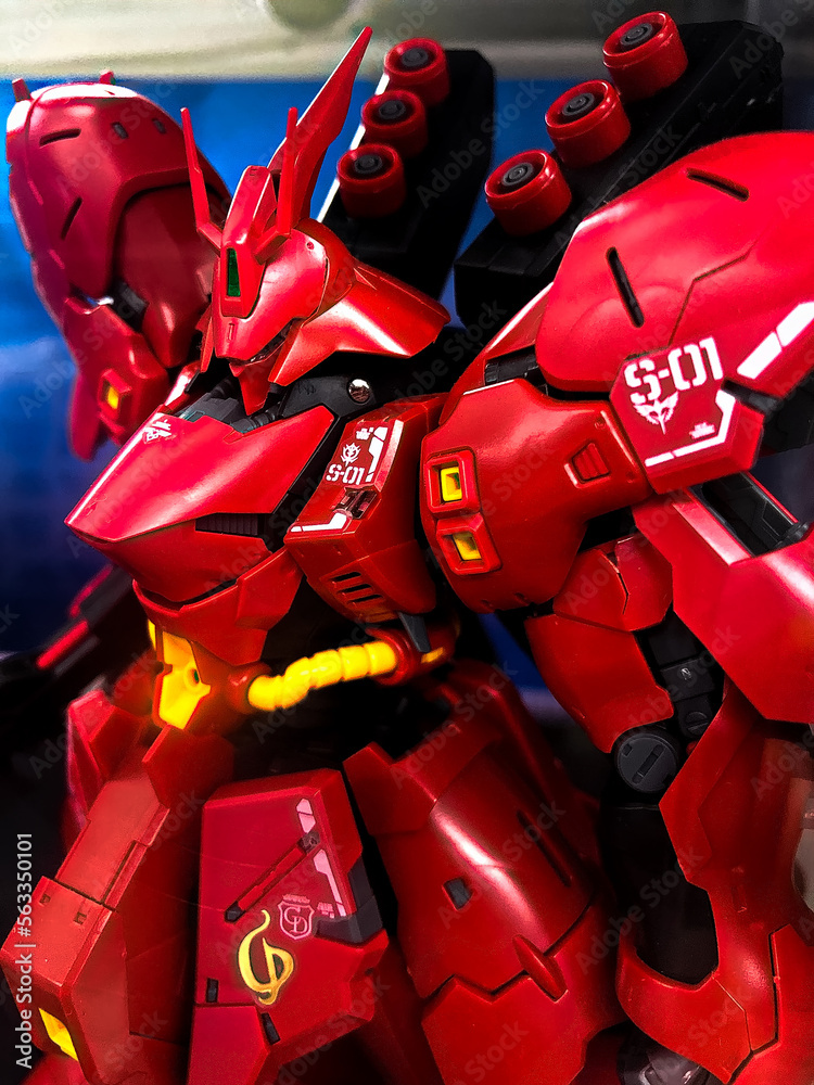 Bandai - Gunpla - Gundam 1/144 HG - MSN-04 SAZABI - Mobile Suit Gundam : Char's Counterattack Bandai - Gunpla - Gundam 1/144 HG - MSN-04 SAZABI - Mobile Suit Gundam : Char's Counterattack