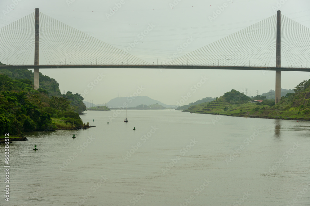 Obraz premium Centennial bridge spans the Panama canal
