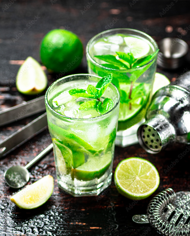 Mojito with lime and mint. 