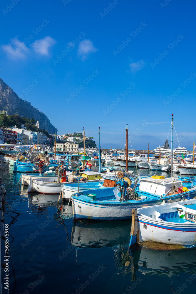 Marina Grande, port de Capri, bateaux, île de Capri, Baie de Naples, Italie