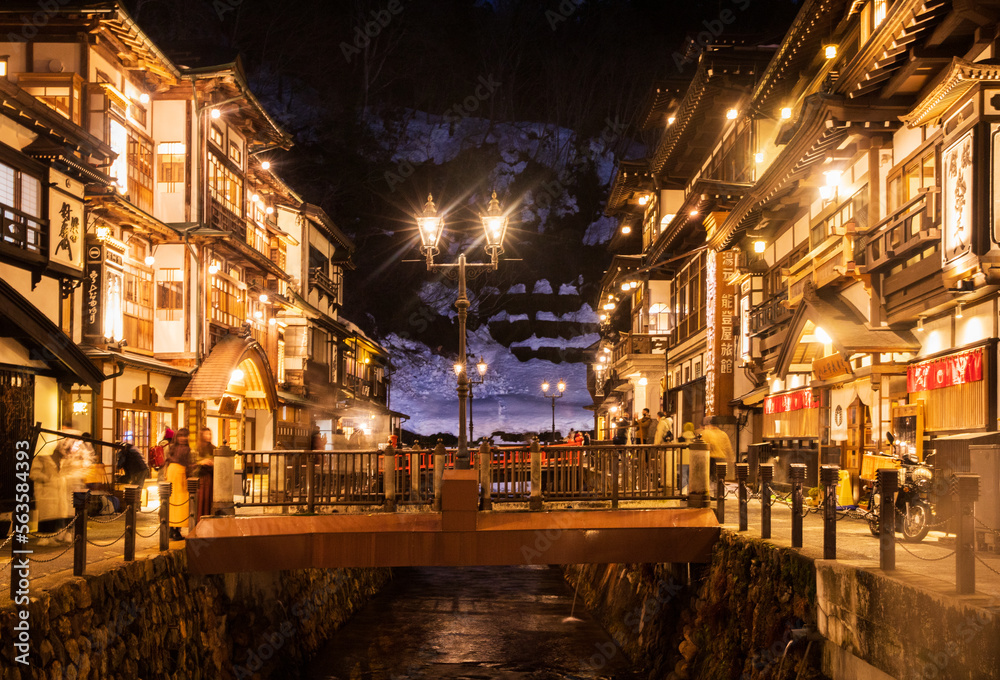 Obraz premium 銀山温泉