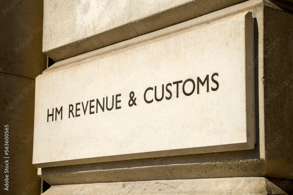 Hm revenue 2018 sales