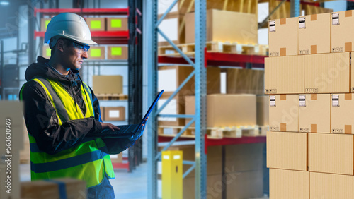 Tableau sur toile Customs warehouse worker