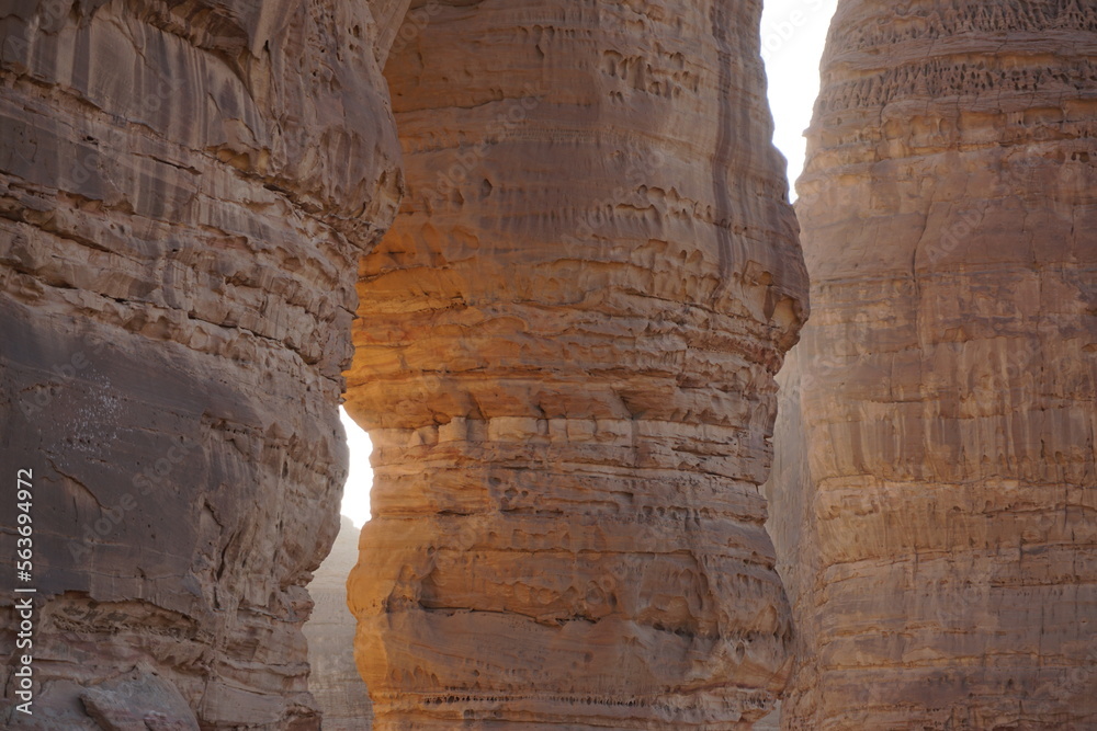 Felsen Jabal alFil mit Sonne in Saudi-Arabien, AlUla