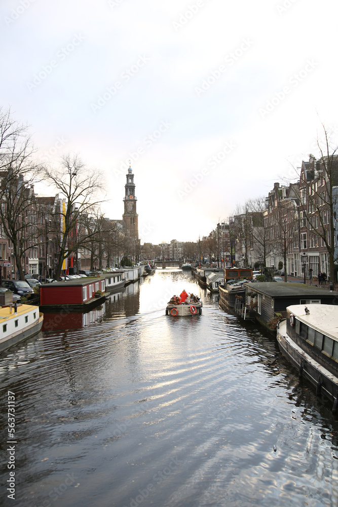 Obraz premium Amsterdam canals and buildings