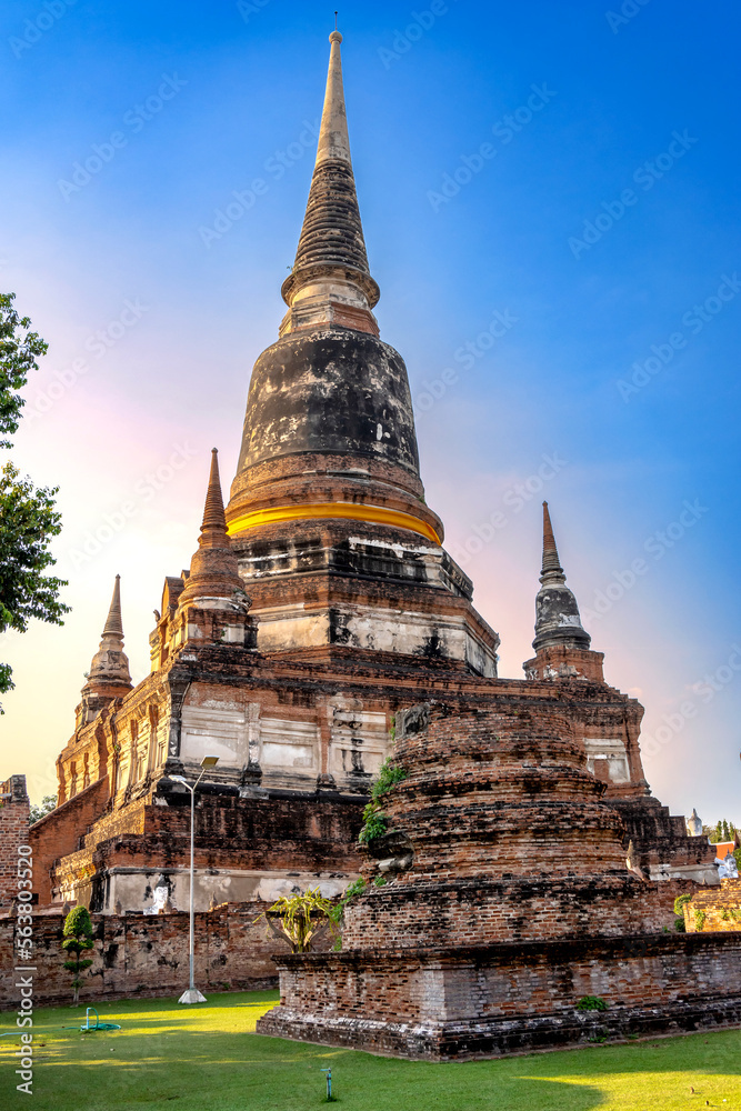 Fototapeta premium Historical Architecture, Wat Yai Chai Mongkol the old temple in Ayutthaya province Thailand