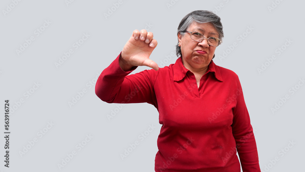 Mujer mayor latina decepcionada - obrazy, fototapety, plakaty 