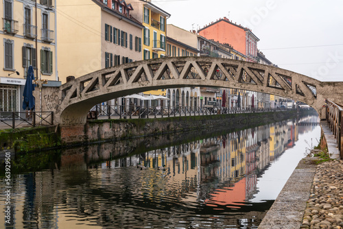 ponte sul naviglio photo