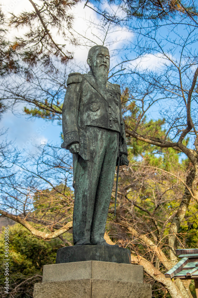 Fototapeta premium Shimane Japan 2nd Dec 2022: the statue of Senge Takatomi in shrine Izumo-taisha. He is is a Japanese Shinto politician and religious figure.