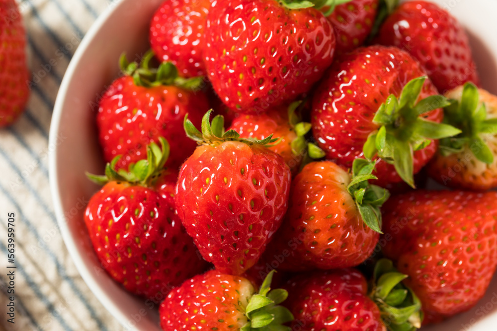 Raw Red Organic Sweet Strawberries Raw Red Organic Sweet Strawberries