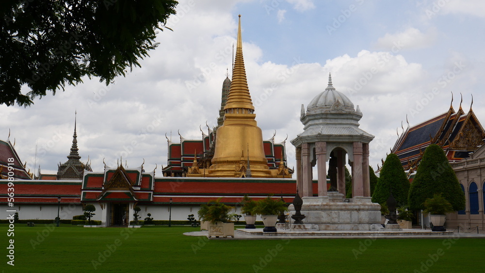 Fototapeta premium The Thai Grand Palace (wat phra kaew)