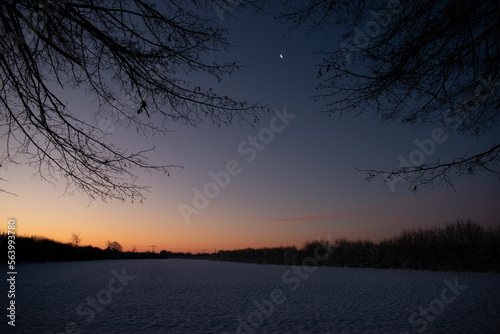 Fototapeta Naklejka Na Ścianę i Meble -  Sonnenaufgang im Winter