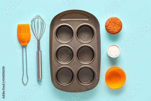 Baking tray with muffin, bo...