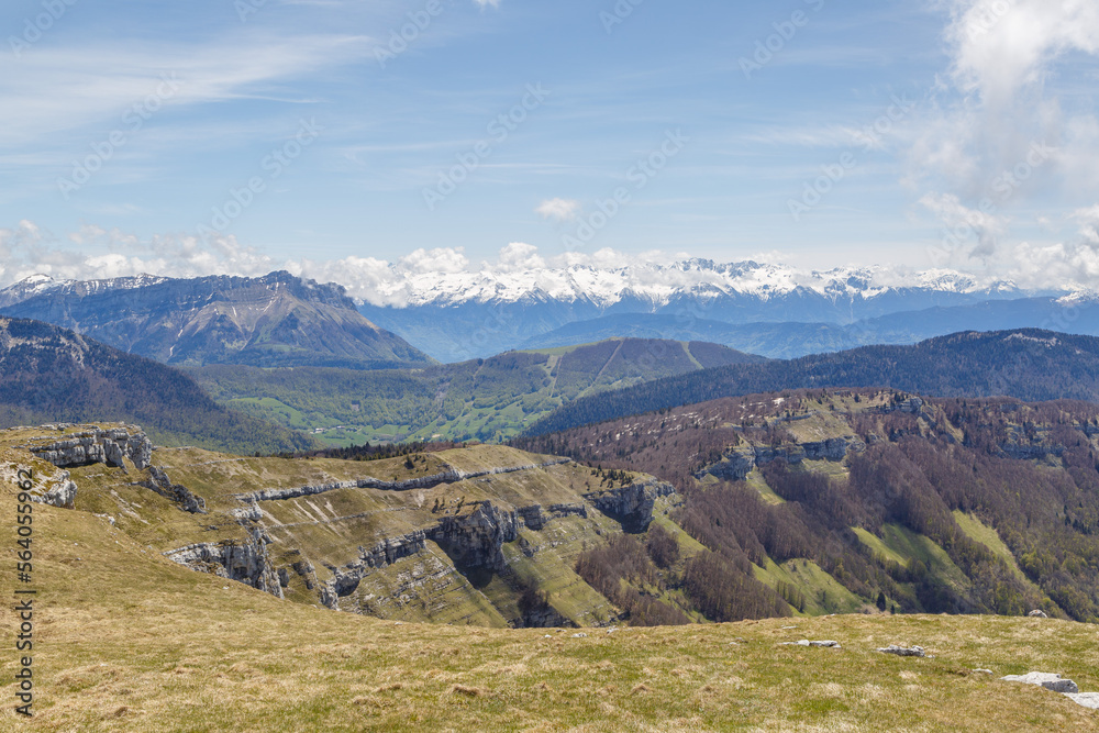 Randonnée dans le massif des Bauges, Savoie, France en été