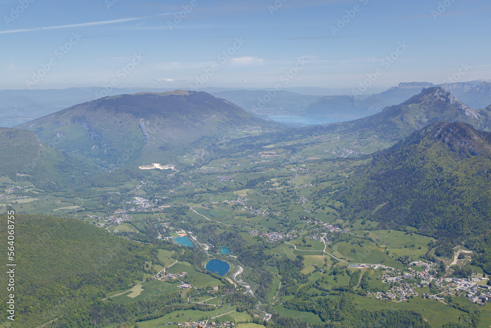 Randonnée dans le massif des Bauges en Savoie, France en été. Randonnée dans le massif des Bauges en Savoie, France en été.