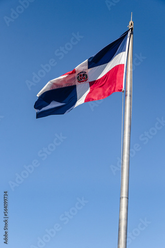 Bandera de República Dominicana en la Plaza de España - Santo Domingo [Vertical]