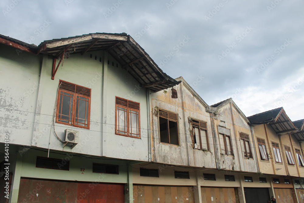 damaged and abandoned old shophouse building damaged and abandoned old shophouse building