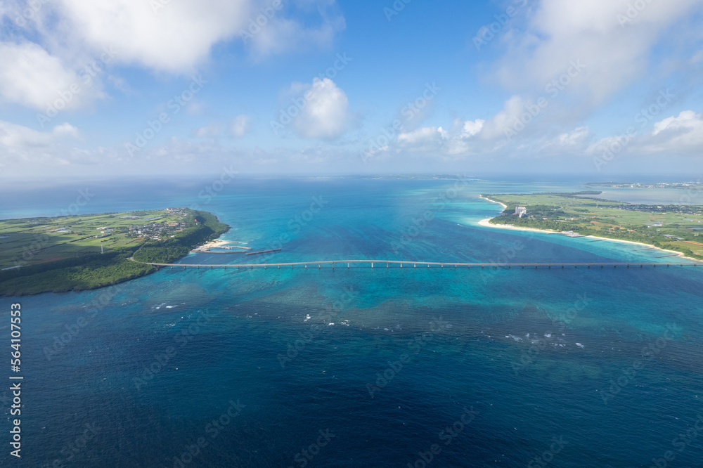 Naklejka premium 沖縄県 / 宮古島 / 来間大橋