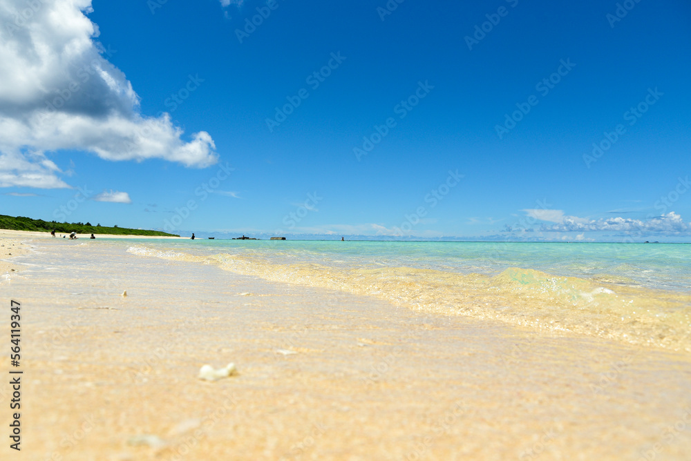 Fototapeta premium 日本最南端波照間島にあるニシ浜の美しい風景