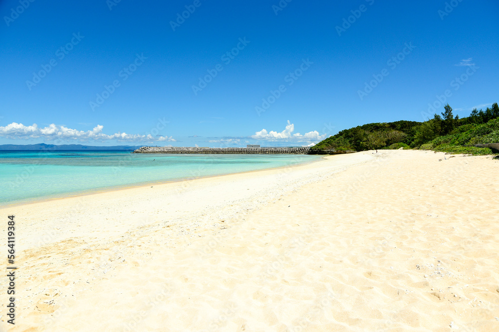 Fototapeta premium 日本最南端波照間島にあるニシ浜の美しい風景