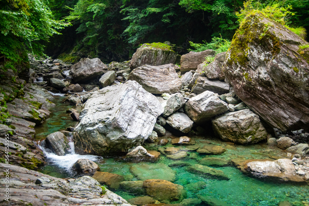 日本の原風景を思わせるとても美しい四国山地の風景 日本の原風景を思わせるとても美しい四国山地の風景