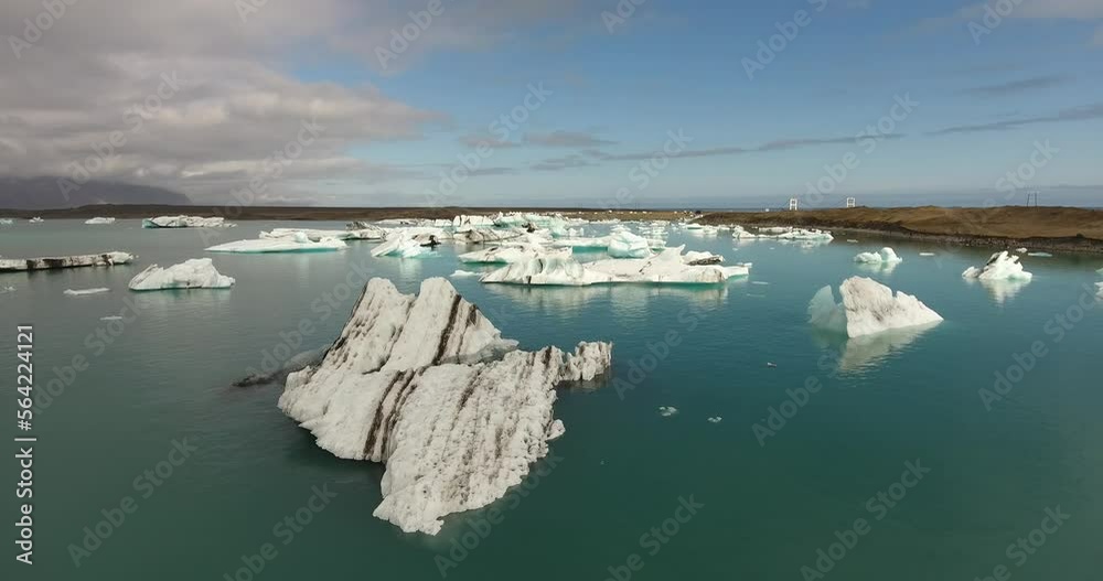 Iceberg provenant du glacier Vatnajökull, dans le lagon de Jökulsárlón en Islande