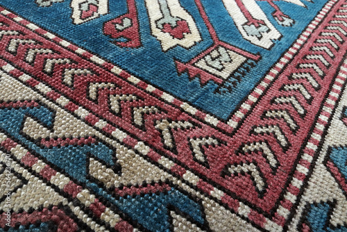 Textures and patterns in color from woven carpets © Kybele