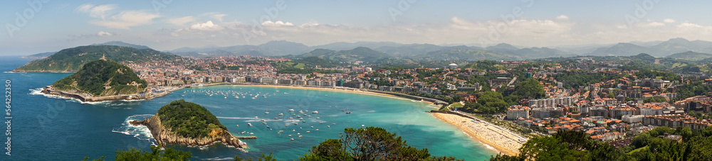 Fototapeta premium San Sebastian city (Spain, Basque Country) panoramic view 