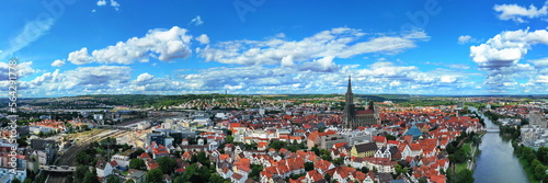 Luftbild von Ulm an der Donau mit Blick auf das Ulmer Münster. Ulm,Tübingen,Baden-Württemberg, Deutschland.