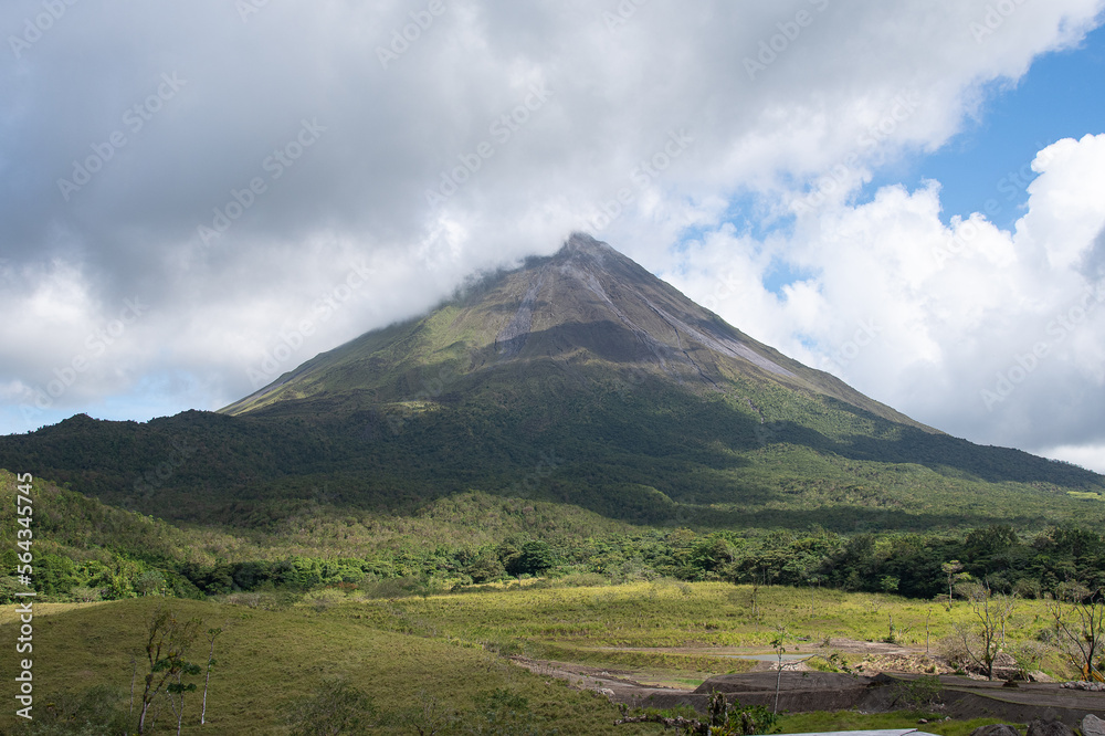Fototapeta premium mountain and clouds