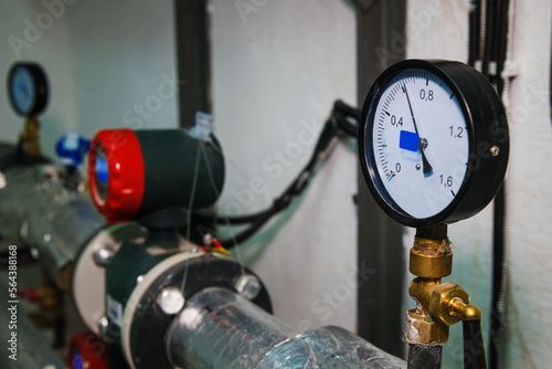 Manometer, pipes and faucet valves of heating system