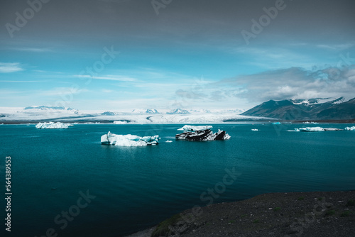 Fototapeta Naklejka Na Ścianę i Meble -  Problema ambientale scioglimento dei ghiacciai in Islanda