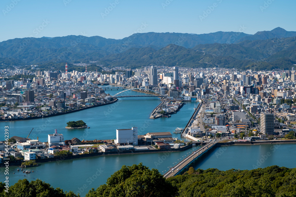 Fototapeta premium 五台山より高知市中心部を望む