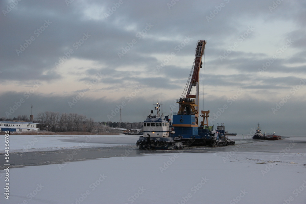 Fototapeta premium Baltic Sea Winter Ice Ship Port