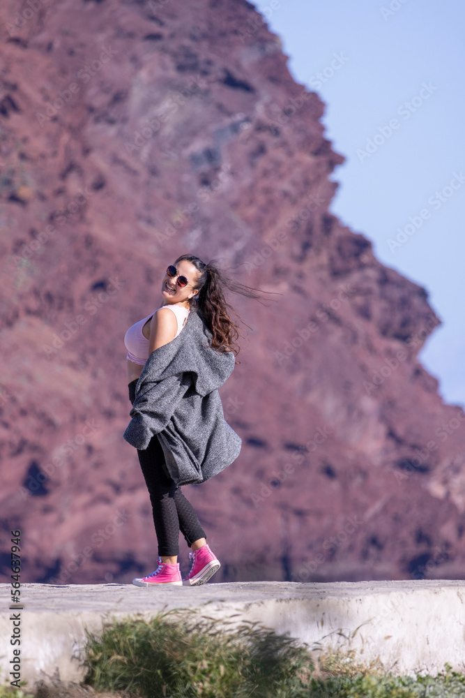 Naklejka premium Mujer posando