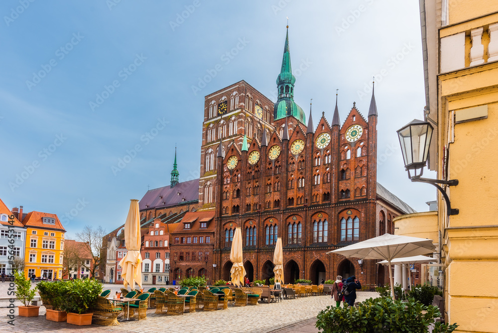 Obraz premium Rathaus der Hansestadt Stralsund aus dem 14. Jahrhundert
