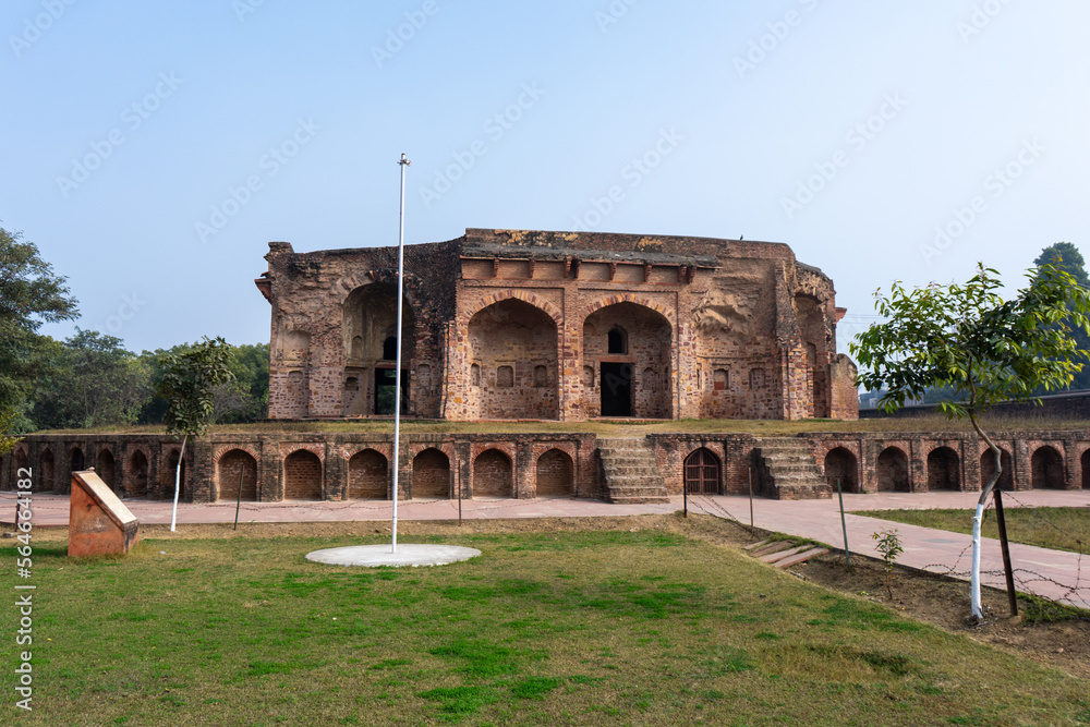 These architectural buildings are the heritage of India which includes President house made by Britishers, lodhi garden, red fort, firoz Shah tughlaq fort, India
