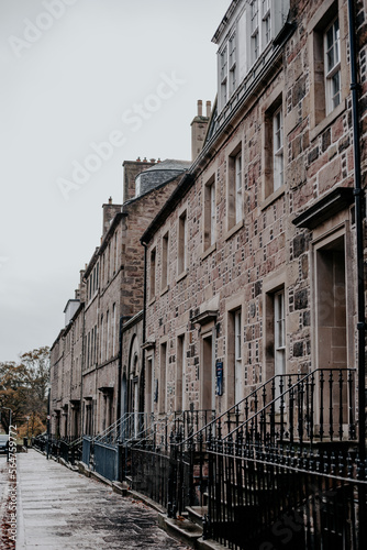 Altes Wohnhaus in der Innenstadt Edinburgh © KNOPP VISION
