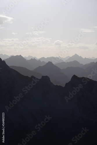 Mountain Layers - Berge und Silhouetten