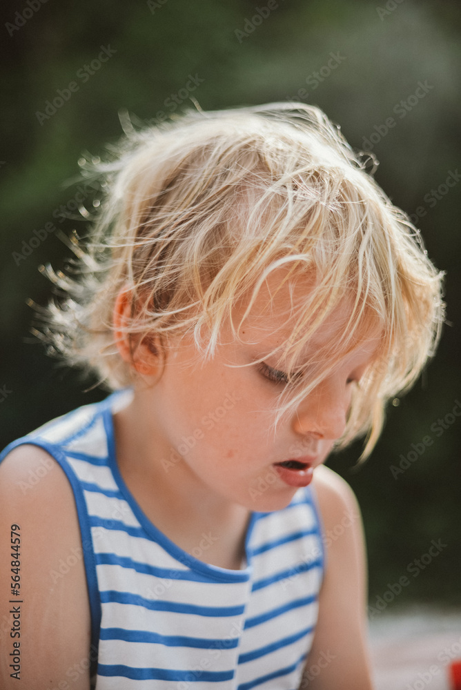 A funny blond kid A funny blond kid