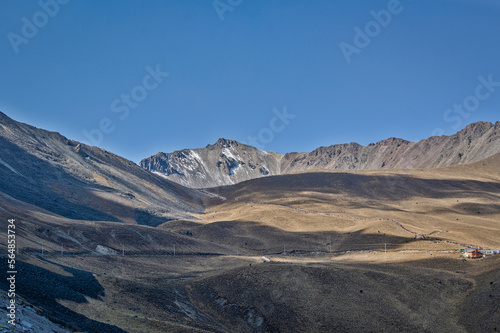 landscape with snow and mountains © Alonso García