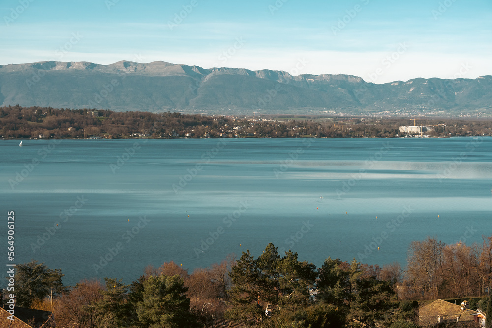 Fototapeta premium vue sur Chambésy et Bellevue depuis Cologny