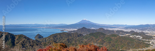 伊豆パノラマパークから見た伊豆半島と富士山