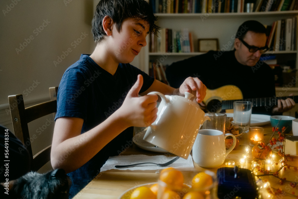 tween at holiday meal UGC