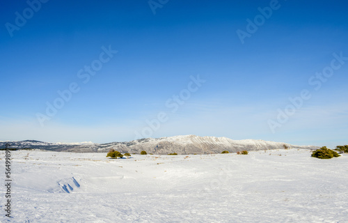 landscape with snow and negative space © PhotoMarieClaude