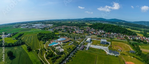 Ausblick auf den Deggendorfer Stadtteil Natternberg und die Sport- und Freizeitanlagen