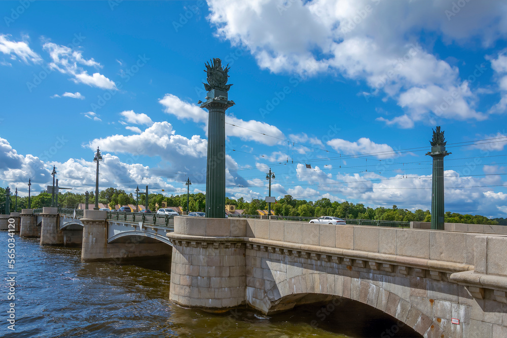 Saint Petersburg, Ushakov Bridge