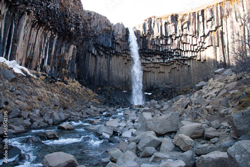 cascada de agua en islandia